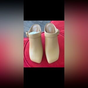 Chloe Andrea Buckle Detail Mule In Sandy Brown